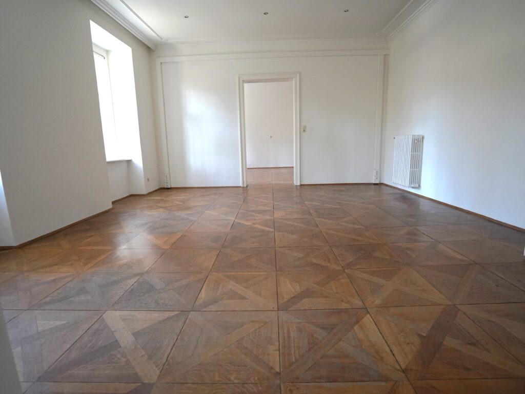 5-Zimmer-Wohnung mi Blick in den Stadtpark